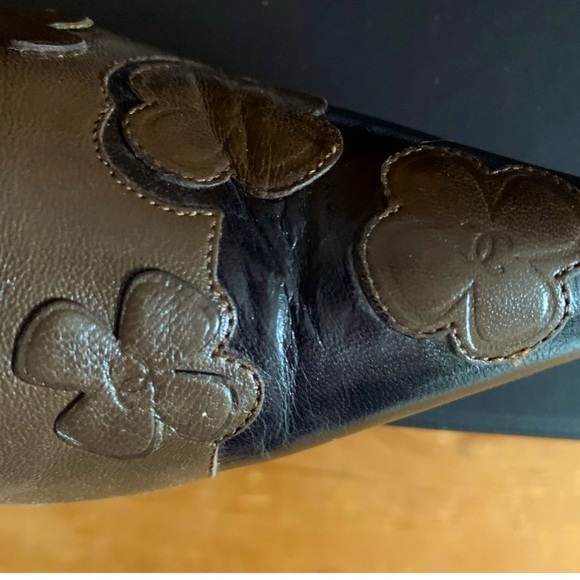 Vintage Chanel Camellia Flower Pointed Toe Brown/Black Heeled Boots, Chanel Box - Picture 9 of 11